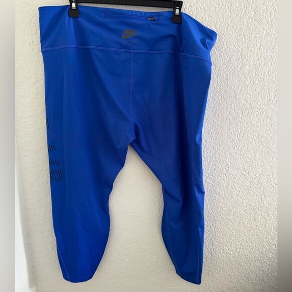 Nike Blue Ankle Cropped Performance Pants - Picture 5 of 9